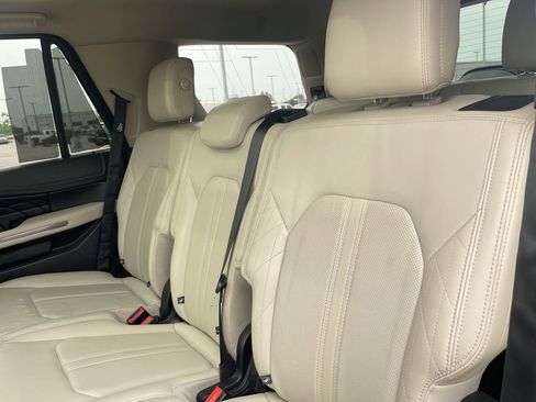 Used 2019 Ford Expedition Platinum AWD/4WD image 25