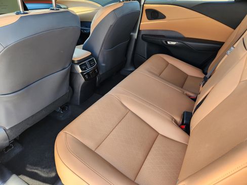 Used 2025 Lexus RX 350 Premium Plus w/ Accessory Package (Z1) image 28