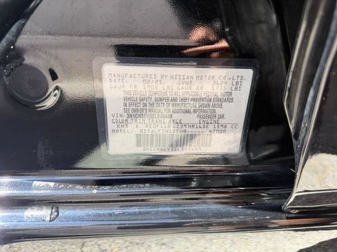 Used 2025 Nissan Versa SV FWD image 23