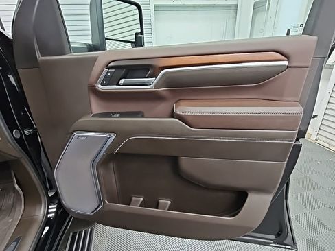 Used 2024 GMC Sierra 2500 Denali w/ Technology Package image 42