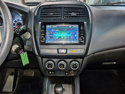Used 2018 Mitsubishi Outlander Sport ES AWD/4WD image 33