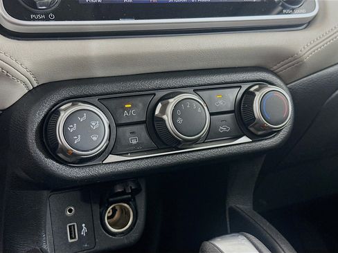 Used 2020 Nissan Versa SV FWD image 23