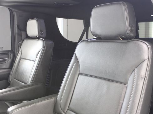 Used 2021 GMC Yukon XL Denali w/ Denali Ultimate Package image 40