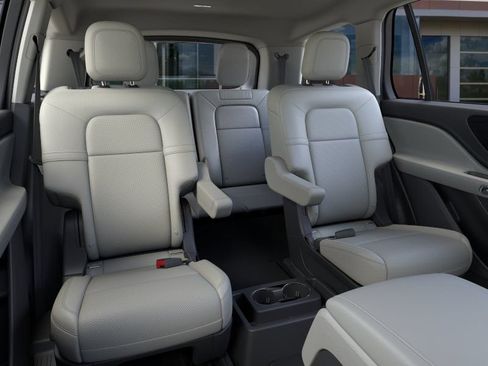 New 2026 Lincoln Aviator 2WD image 11