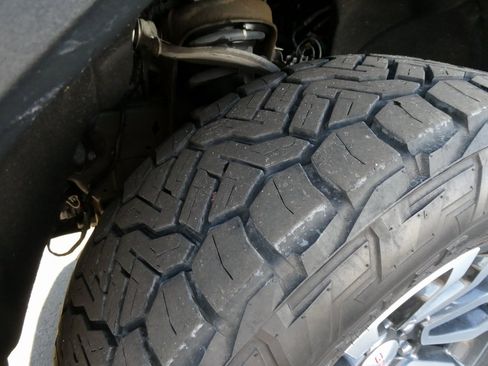 Used 2023 GMC Sierra 1500 AT4 w/ AT4 Premium Package image 12