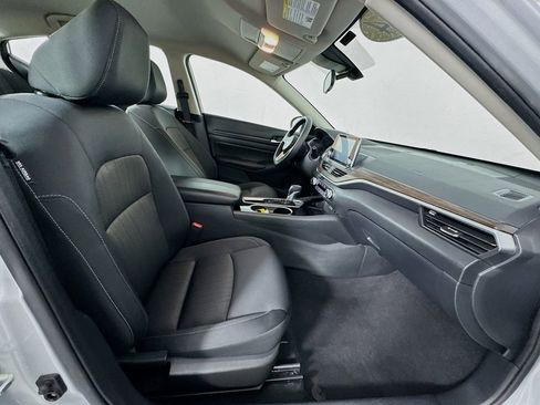 Used 2024 Nissan Altima 2.5 SV FWD image 30