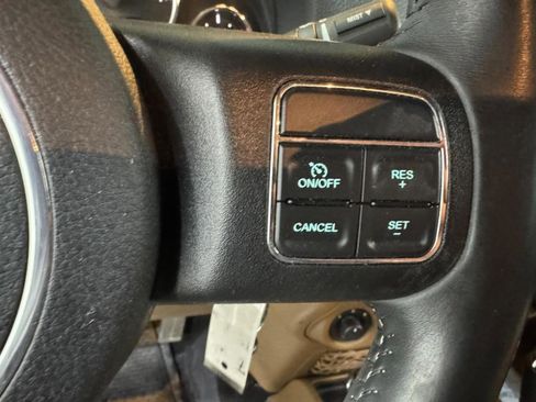 Used 2015 Jeep Wrangler Unlimited Sahara w/ Connectivity Group image 28