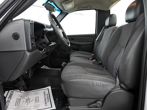 Used 2006 Chevrolet Silverado 1500 W/T image 3