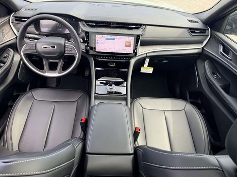 New 2026 Jeep Grand Cherokee Limited w/ Limited Altitude Package RWD image 25