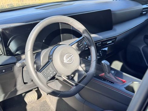 Certified 2025 Nissan Kicks SR image 14