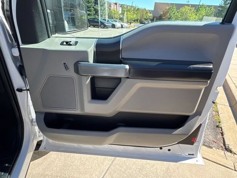 Used 2017 Ford F150 XLT w/ Equipment Group 301A Mid AWD/4WD image 15