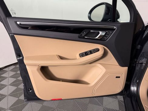 New 2026 Porsche Macan image 26