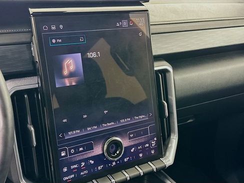 Certified 2025 GMC Acadia Elevation image 15