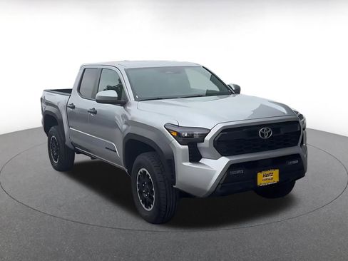 Used 2025 Toyota Tacoma TRD Off-Road AWD/4WD image 3