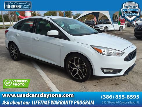 Used 2018 Ford Focus SE w/ SE Appearance Package image 1
