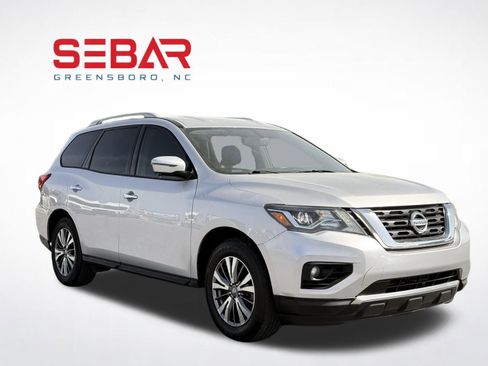Used 2019 Nissan Pathfinder SL image 8