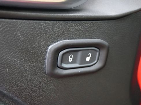Used 2019 Jeep Wrangler Sport AWD/4WD image 29