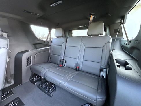 New 2026 Chevrolet Suburban High Country AWD/4WD image 20