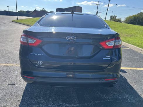 Used 2014 Ford Fusion SE w/ Equipment Group 202A FWD image 4