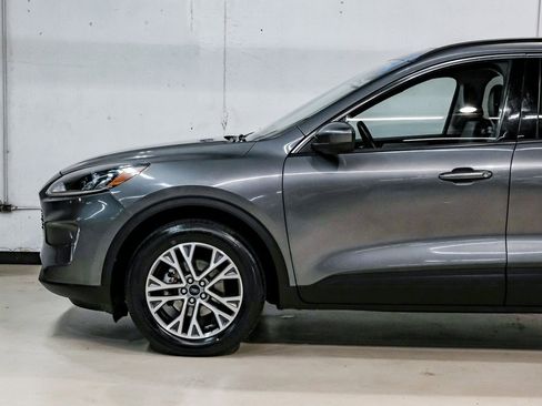 Used 2021 Ford Escape SEL image 17