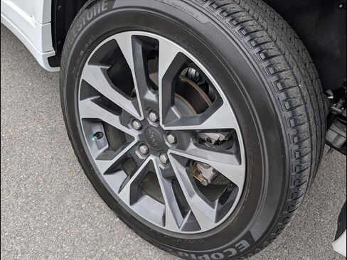 Used 2023 Jeep Grand Cherokee Overland w/ Luxury Tech Group IV image 22