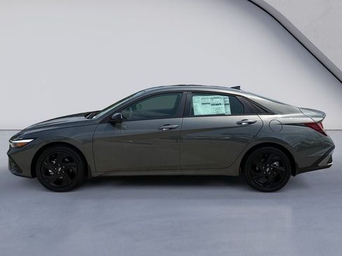 New 2026 Hyundai Elantra SEL Sport FWD image 2