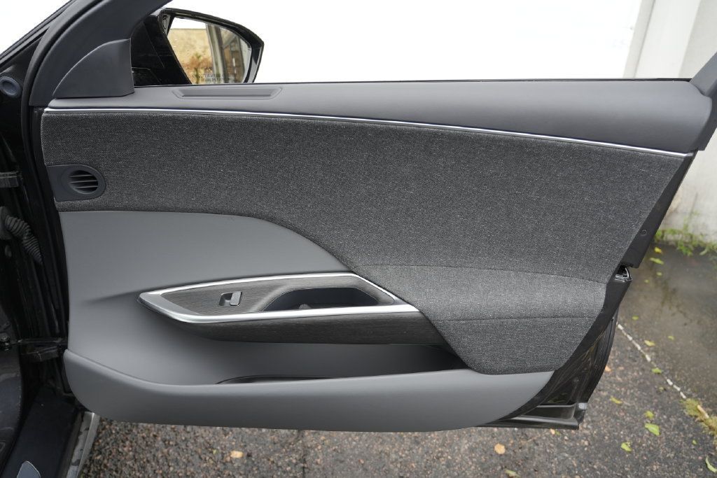 Used 2023 Lucid Air Pure AWD/4WD image 31