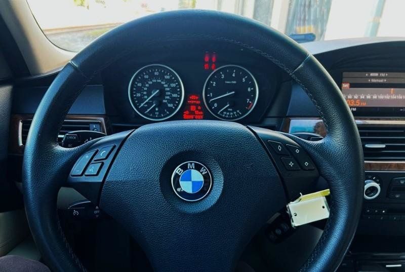Used 2010 BMW 528i Sedan RWD image 15