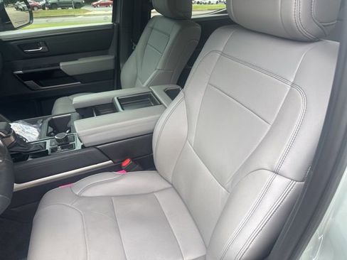 Used 2026 Toyota Tundra Limited AWD/4WD image 25