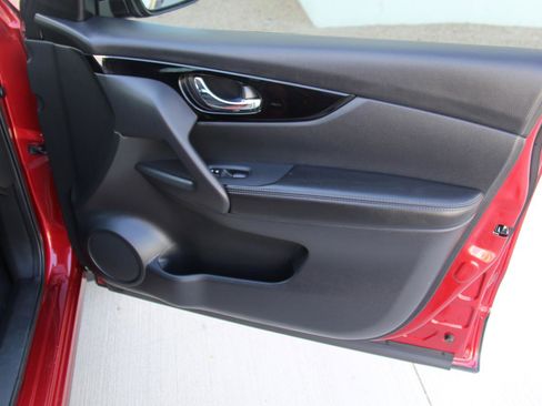 Used 2022 Nissan Rogue Sport SV w/ Technology Package image 28