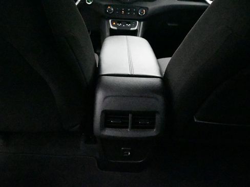 Used 2024 GMC Terrain SLE AWD/4WD image 17