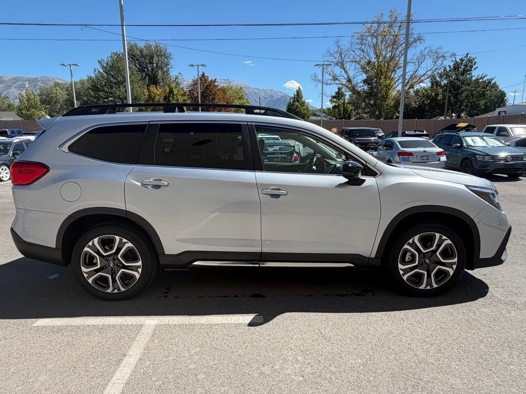 Used 2026 Subaru Ascent Limited AWD/4WD image 5
