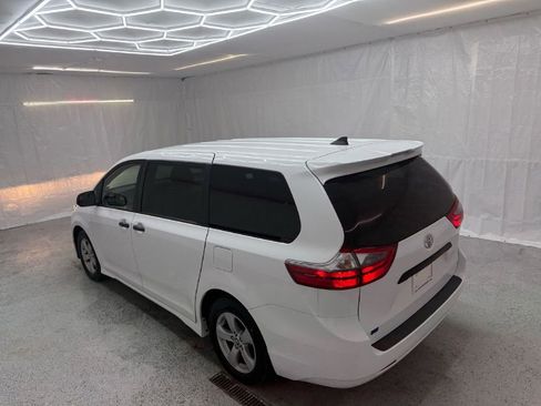 Used 2020 Toyota Sienna L image 29