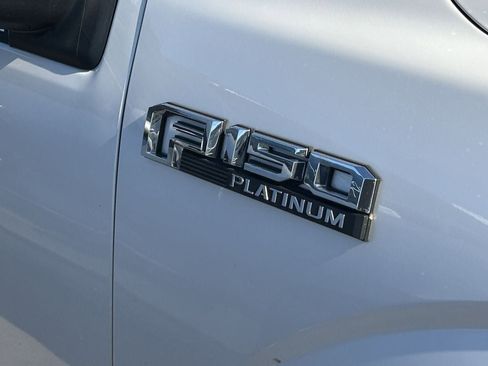 Used 2019 Ford F150 Platinum w/ Equipment Group 701A Luxury AWD/4WD image 5