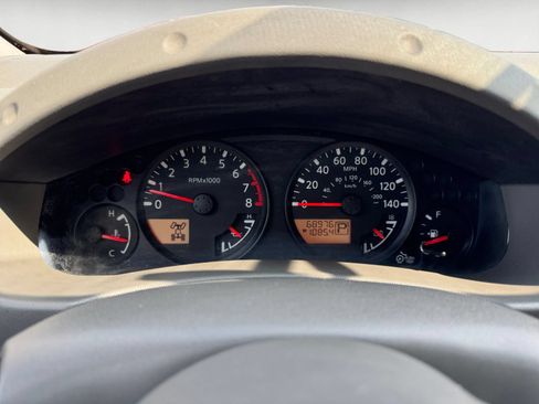 Used 2019 Nissan Frontier SV AWD/4WD image 13