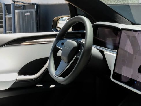 Used 2026 Tesla Model X Plaid AWD/4WD image 19