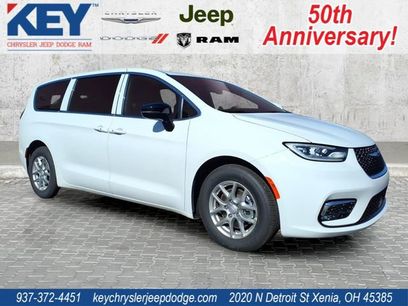 New 2026 Chrysler Pacifica Select