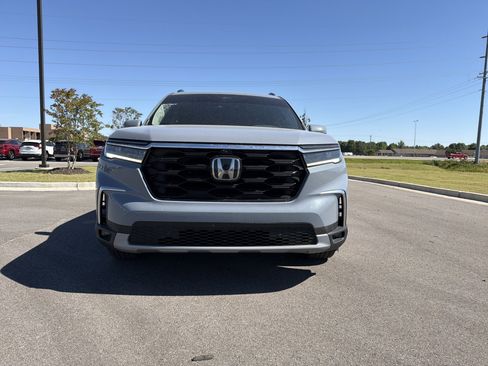 Certified 2025 Honda Pilot Elite image 8