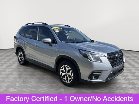 Used 2024 Subaru Forester Premium AWD/4WD image 1