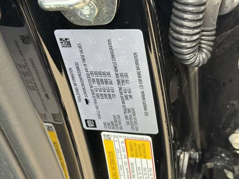 Used 2023 Chevrolet Tahoe Premier AWD/4WD image 23