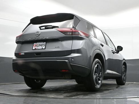 Used 2025 Nissan Rogue SV AWD/4WD image 39