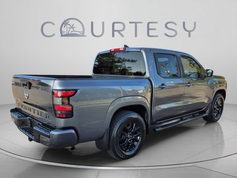 Used 2023 Nissan Frontier SV w/ Midnight Edition Package RWD image 7