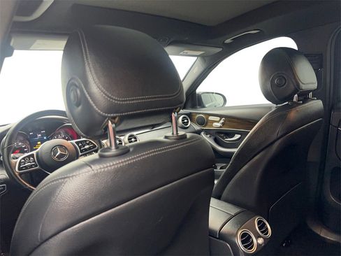 Used 2020 Mercedes-Benz GLC 300 image 31