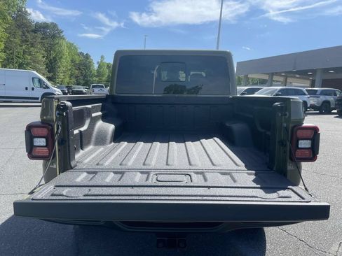 New 2026 Jeep Gladiator Rubicon w/ Steel Power Dome Hood Package AWD/4WD image 19