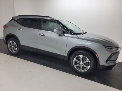 Used 2024 Chevrolet Blazer LT w/ Convenience Package FWD image 11