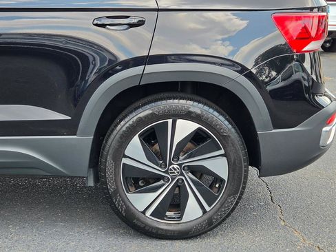Certified 2024 Volkswagen Taos SE AWD/4WD image 17