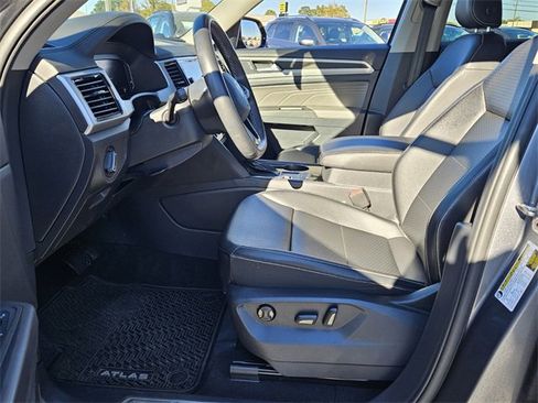 Used 2022 Volkswagen Atlas SE image 5