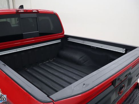 Used 2025 Nissan Frontier PRO-4X w/ Pro Convenience Package AWD/4WD image 24