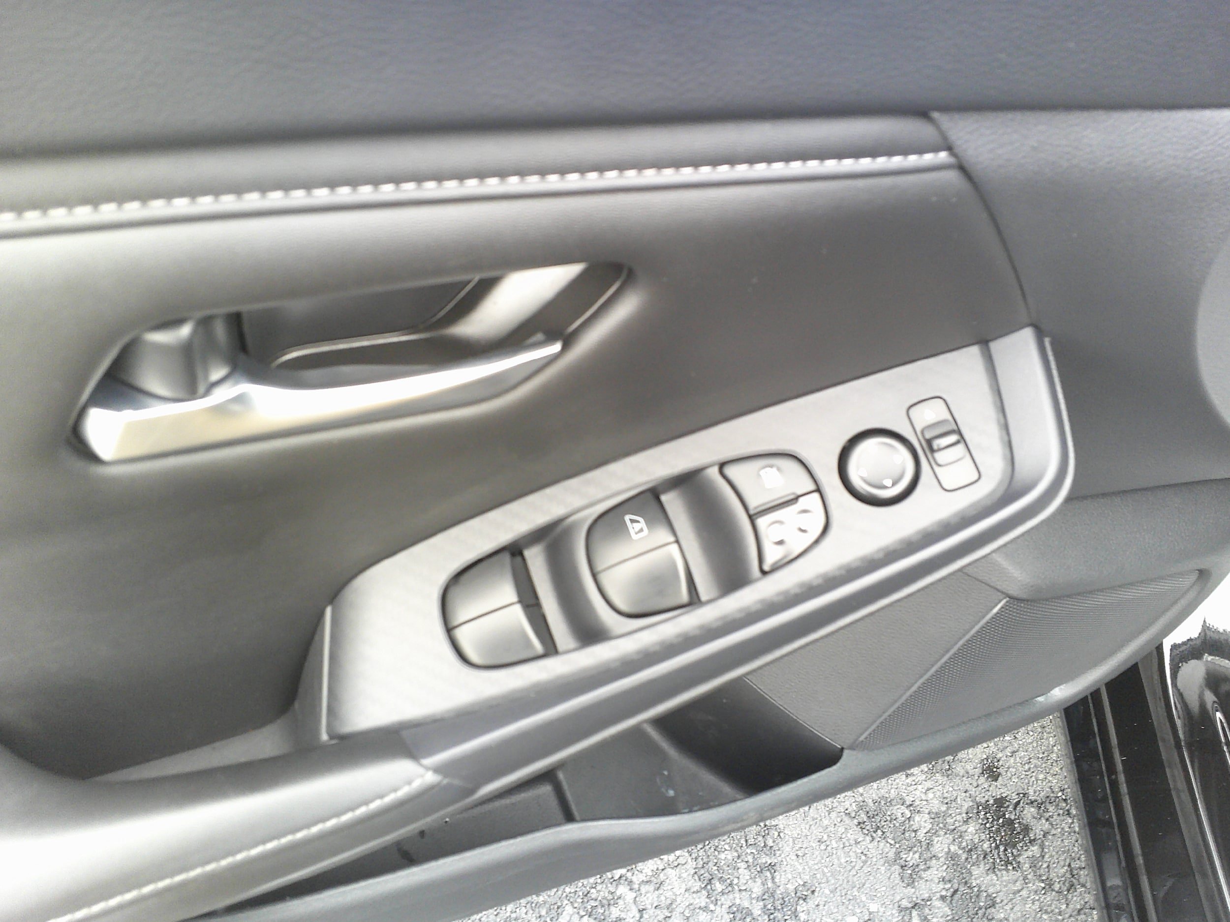 Used 2023 Nissan Sentra SV FWD image 15