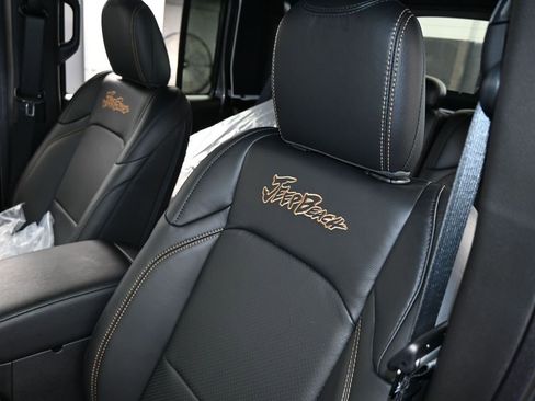 Used 2024 Jeep Gladiator Sport image 13